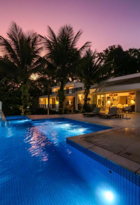 Tropical Contemporary Suites